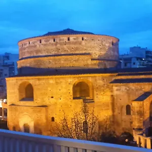 https://rotonda-skg.hotels-of-thessaloniki.com